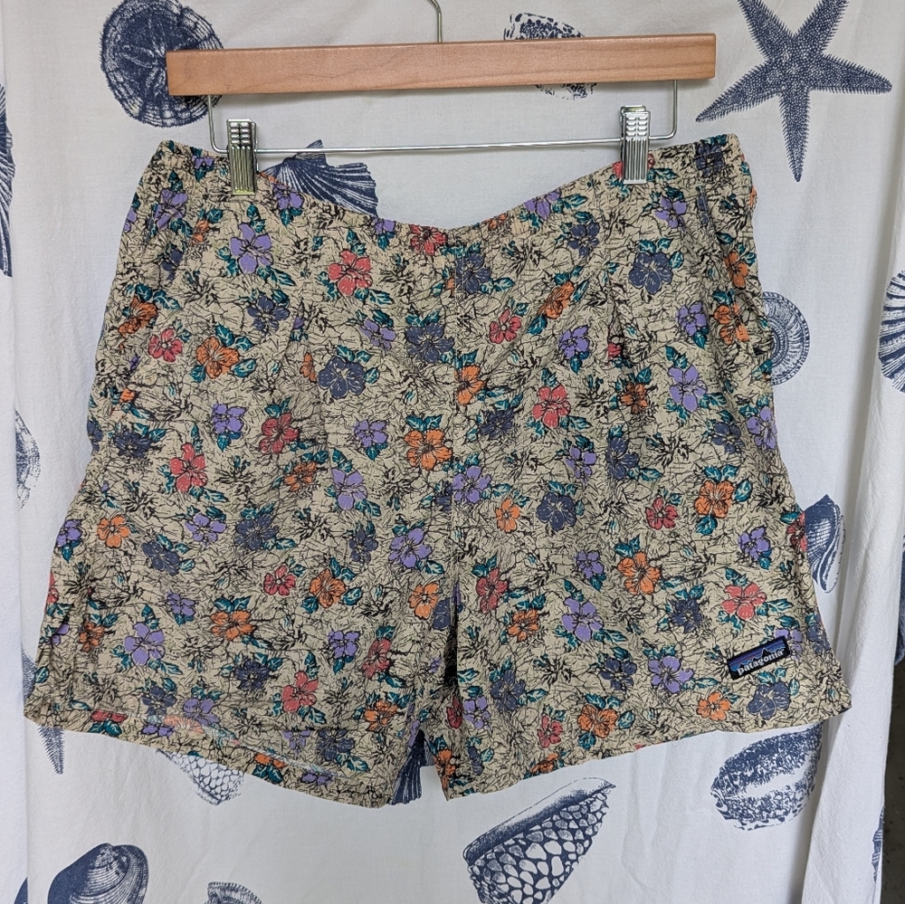 Patagonia Vintage 5" Baggies Tan With Flowers 1997 Waist 34"